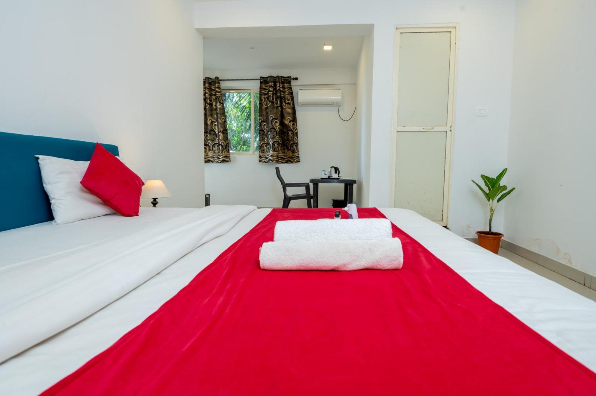 Morjim Sea Waves-Beach Front Hotel Extérieur photo