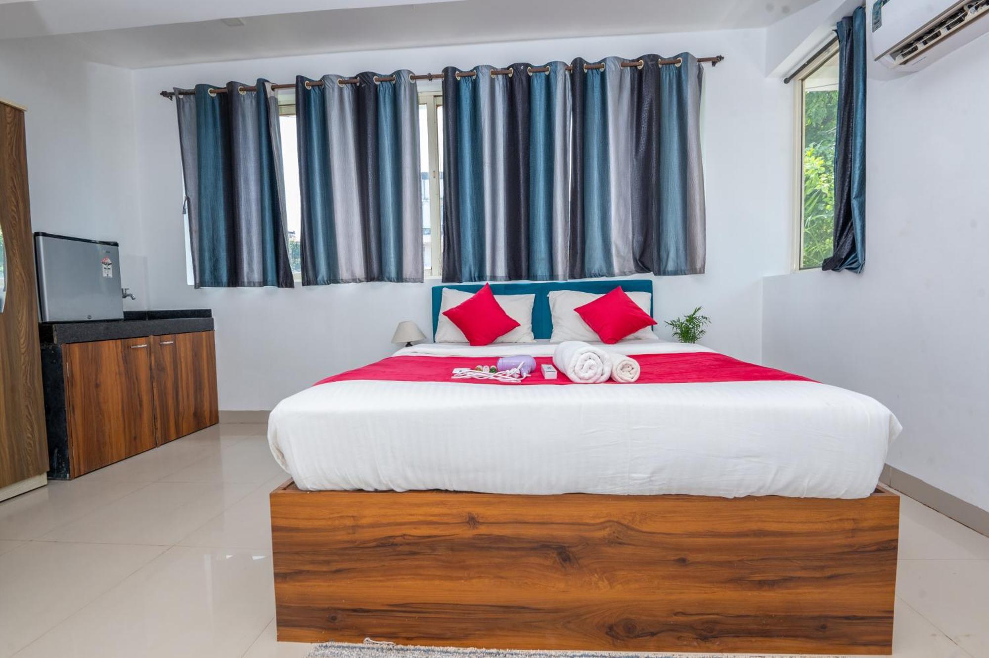 Morjim Sea Waves-Beach Front Hotel Extérieur photo