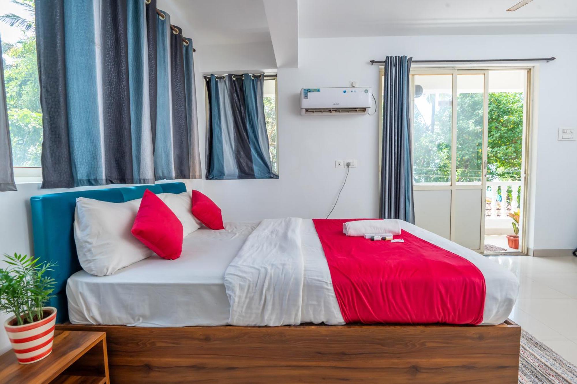Morjim Sea Waves-Beach Front Hotel Extérieur photo