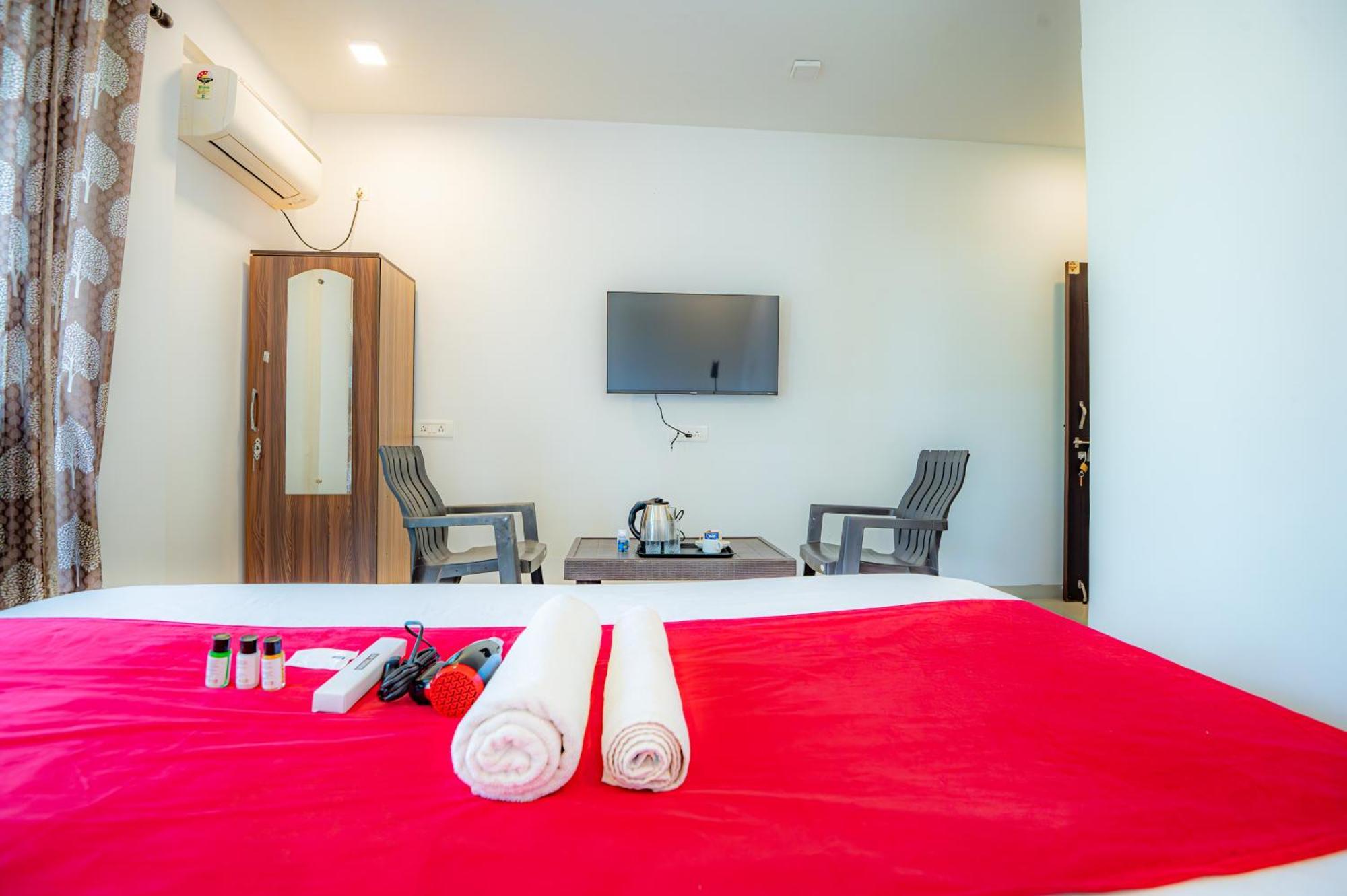 Morjim Sea Waves-Beach Front Hotel Extérieur photo