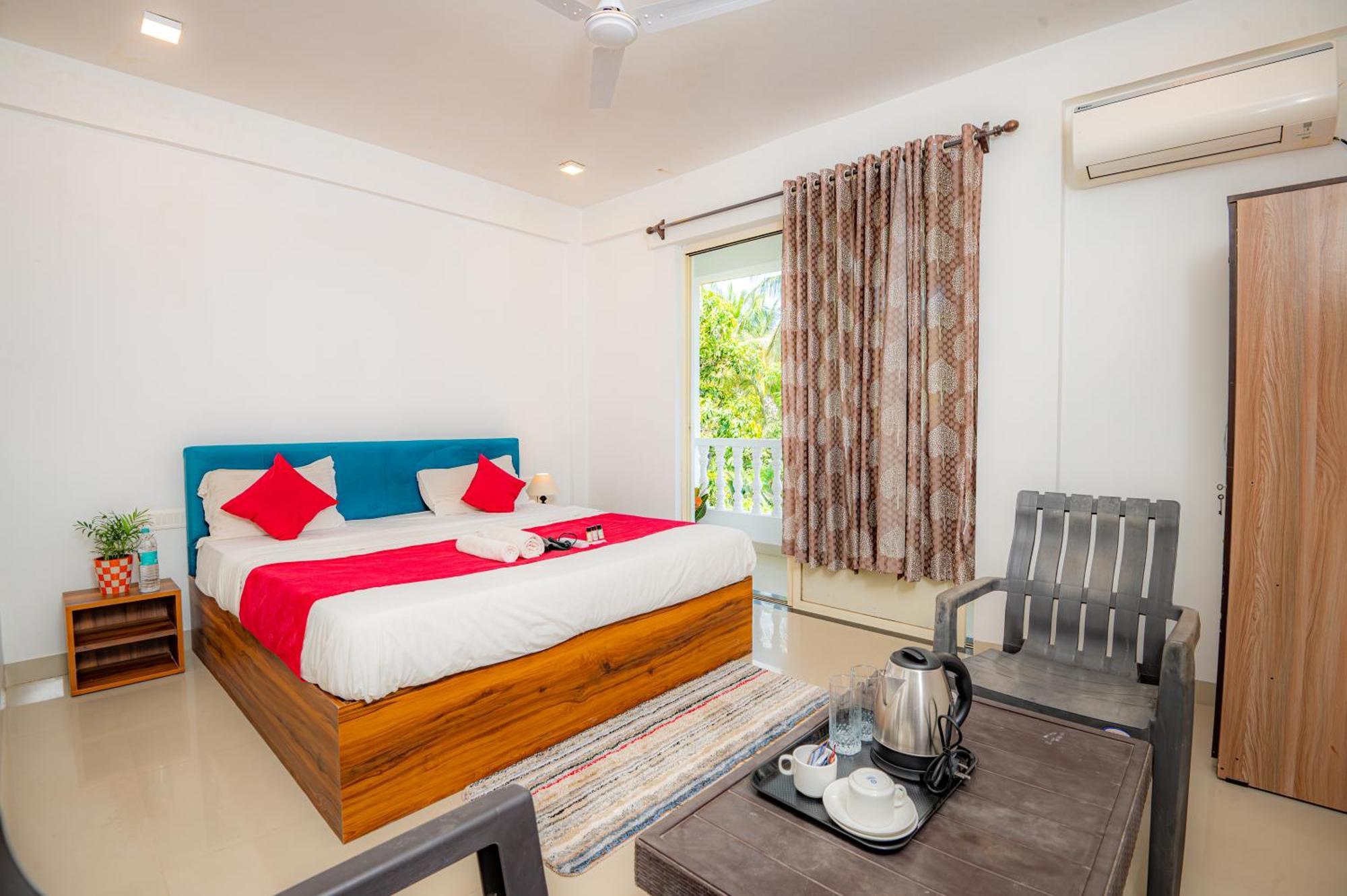 Morjim Sea Waves-Beach Front Hotel Extérieur photo