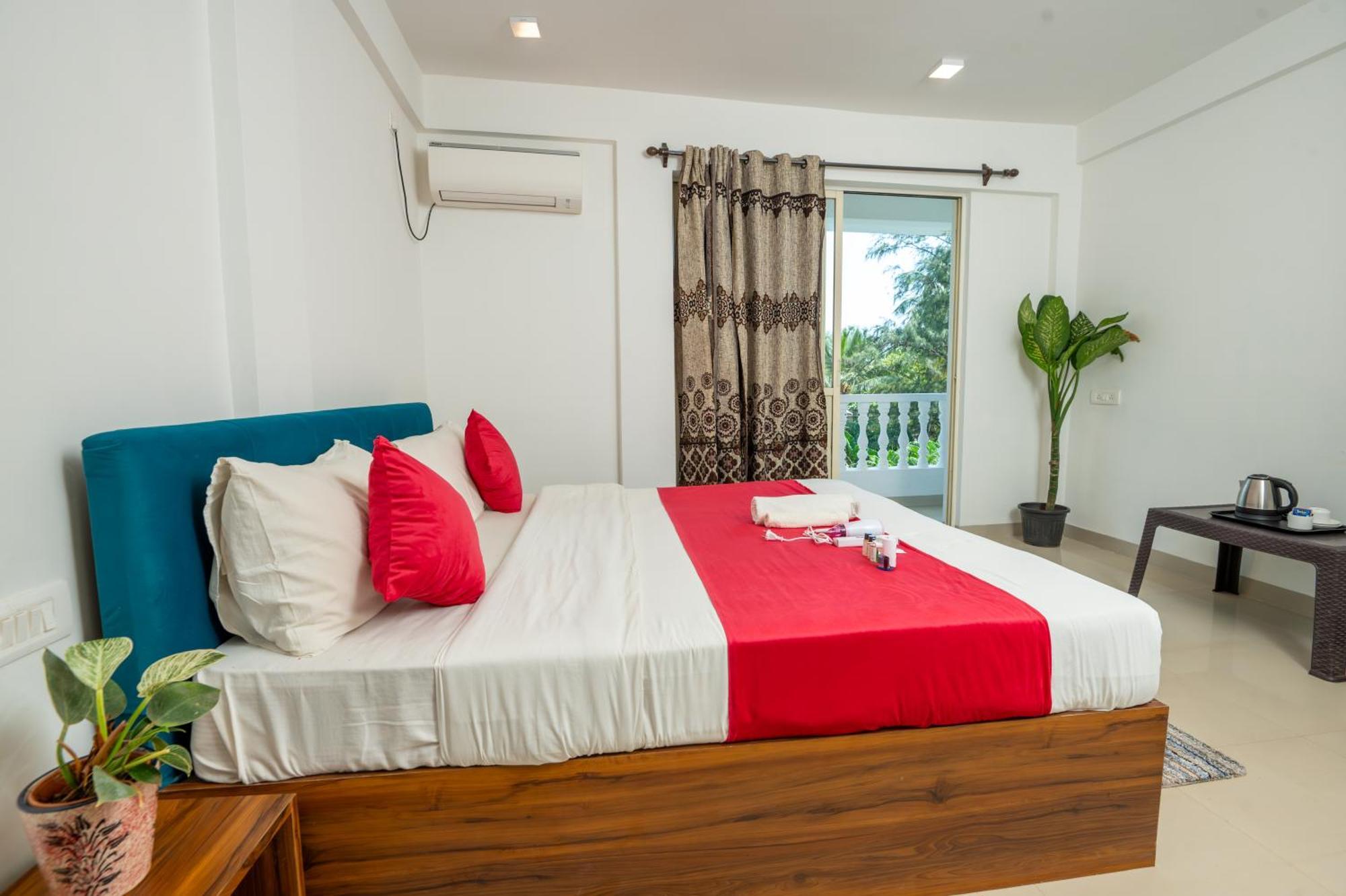 Morjim Sea Waves-Beach Front Hotel Extérieur photo
