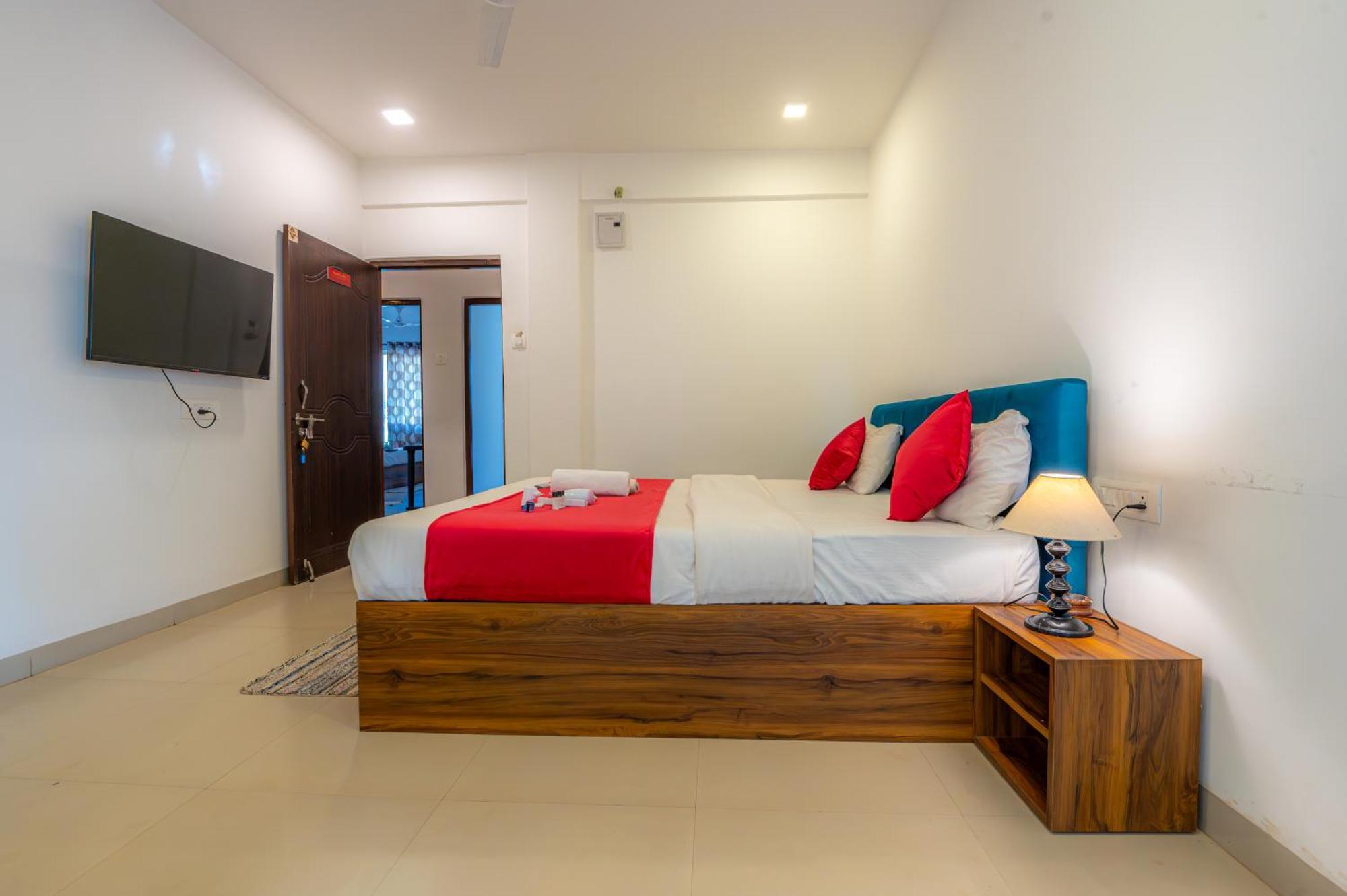 Morjim Sea Waves-Beach Front Hotel Extérieur photo
