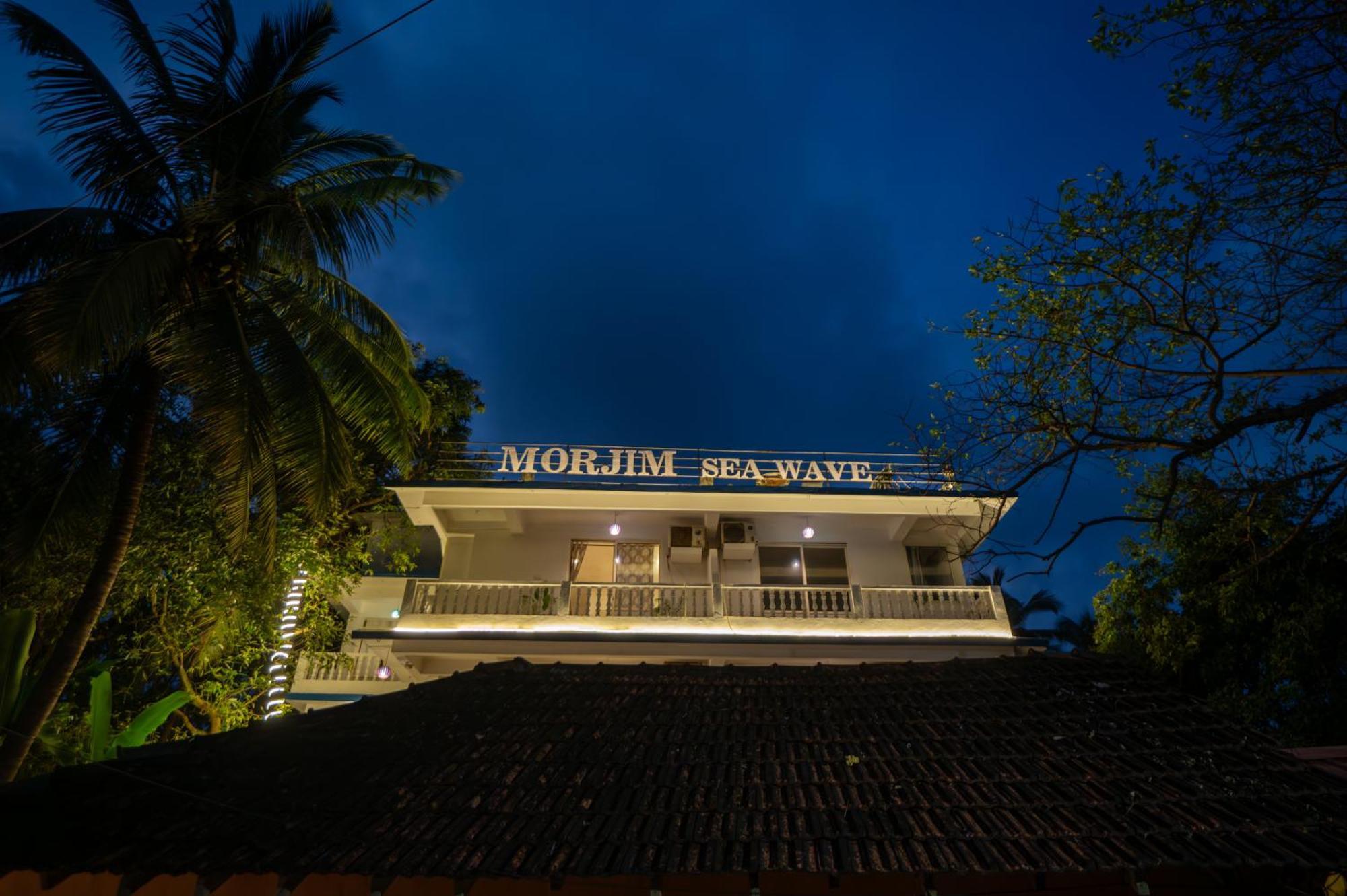 Morjim Sea Waves-Beach Front Hotel Extérieur photo